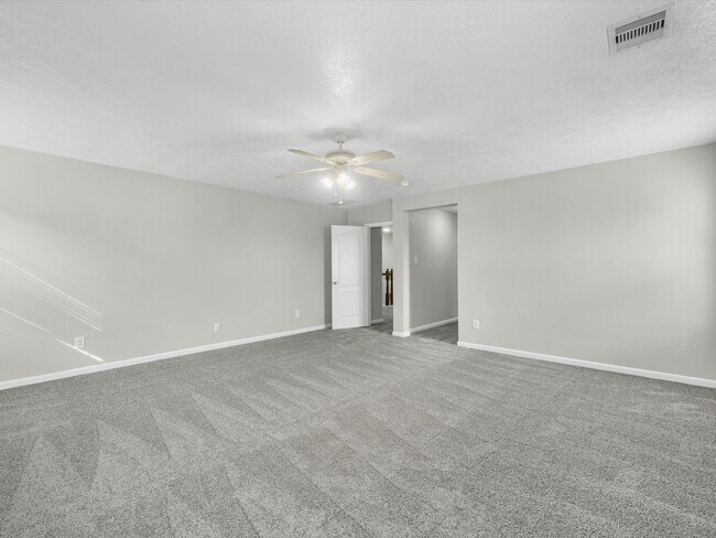 Building Photo - 6730 Crescent Creek Ln