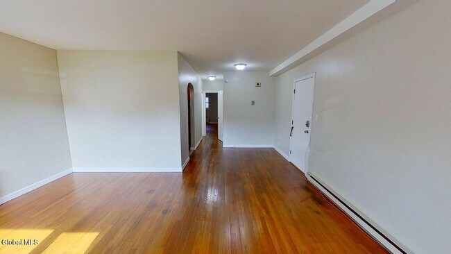 Building Photo - 31 Parkwood St