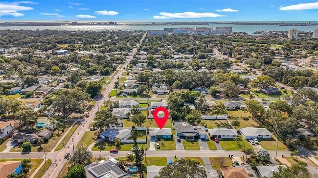 Building Photo - 5810 Tangerine Ave S