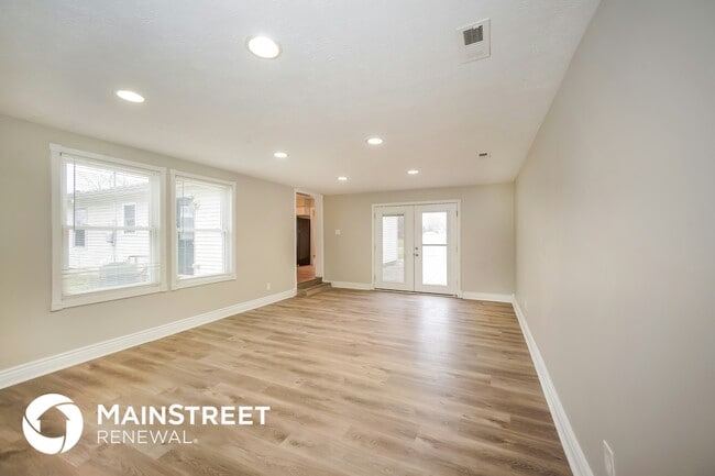 Building Photo - 51 Sunset Mnr Dr