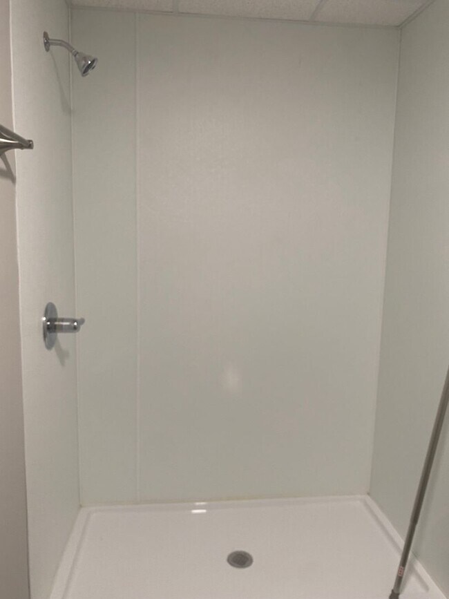 Building Photo - 5557 Arlington Rd