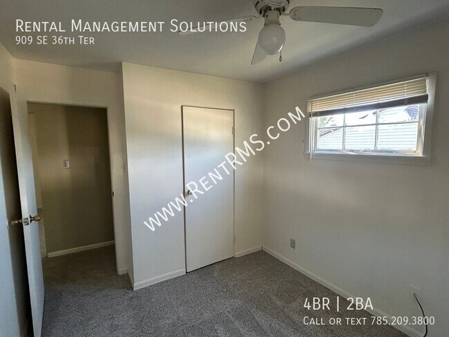 Building Photo - 909 SE 36th Terrace