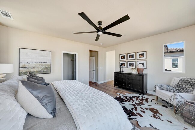 Building Photo - 2147 West Cardinal Avenue