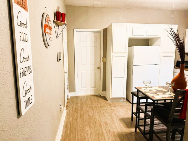 Primary Photo - 1201 4th Ave
