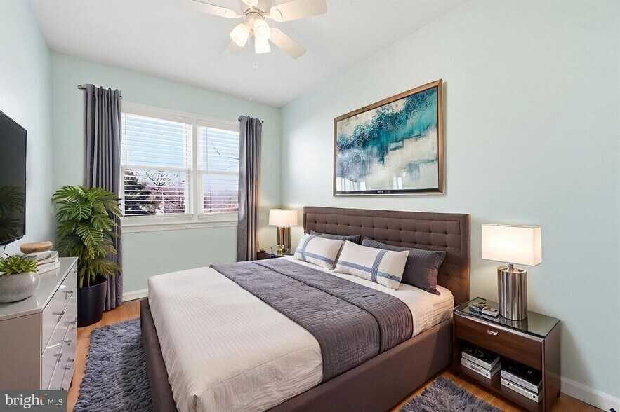 Building Photo - 3225 Chestnut St NE