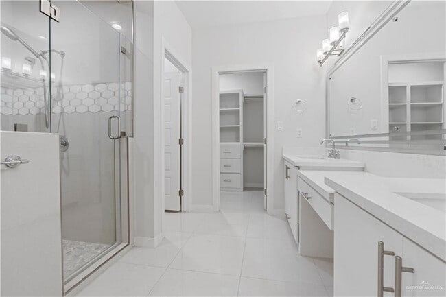 Building Photo - 28 Ozark Ave