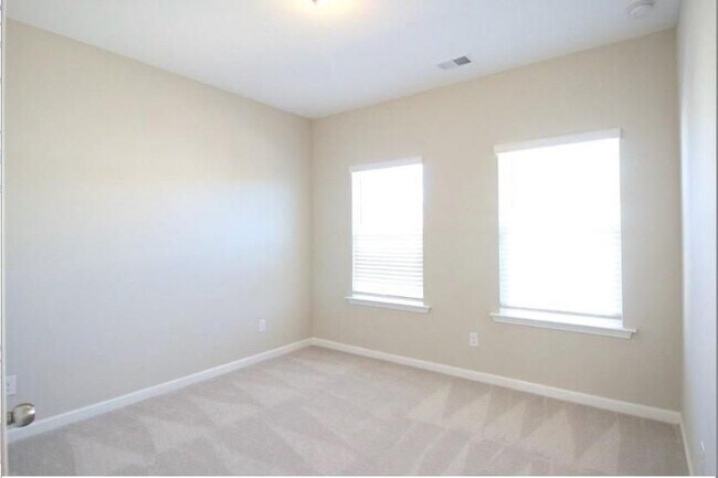 Building Photo - 2237 Pink Hawthorn Dr