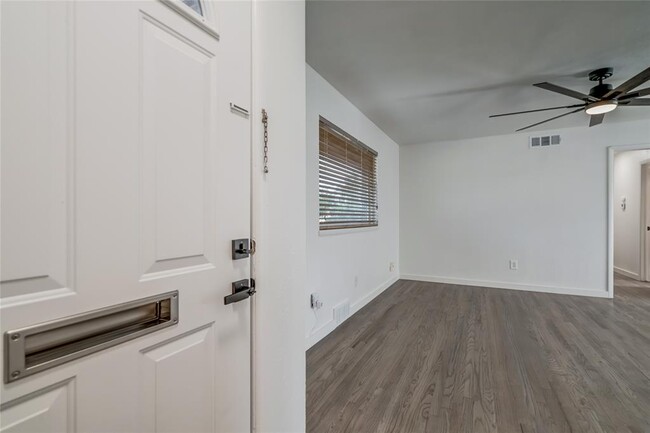 Building Photo - 1409 S Blvd