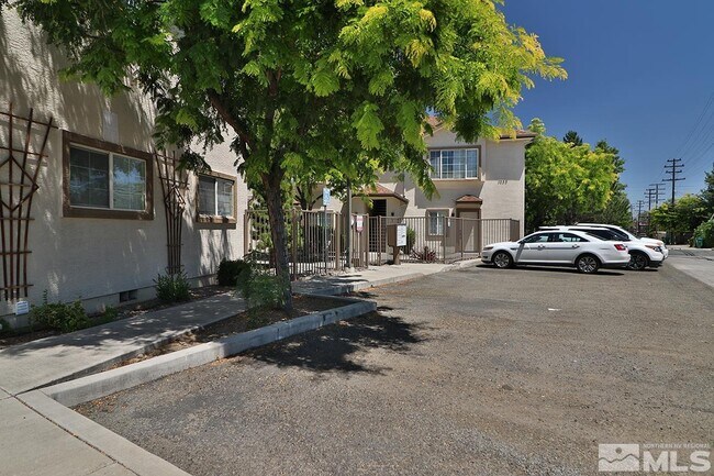 Building Photo - 1045 Watt St