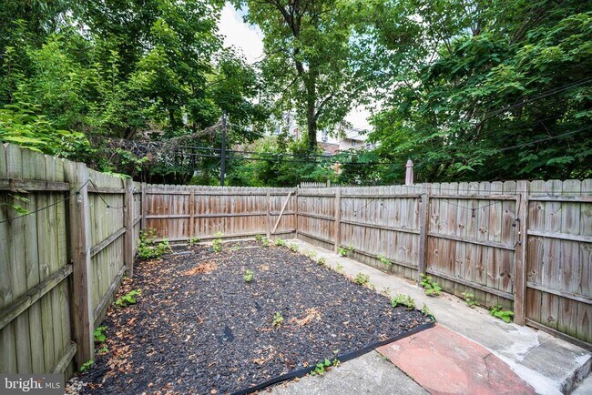 Building Photo - 5847 Willows Ave