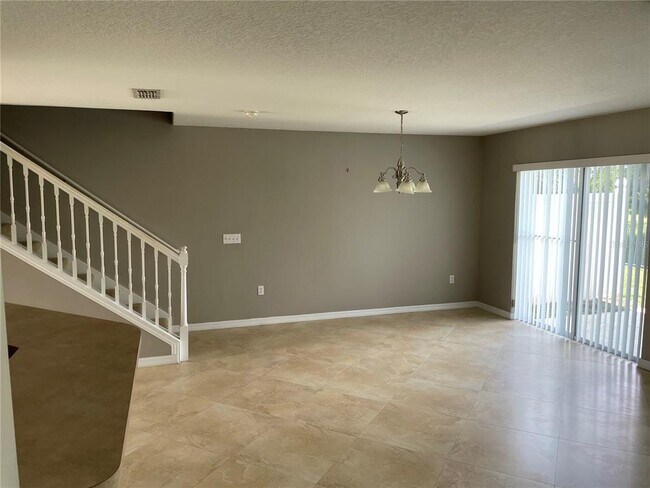 Building Photo - 2508 Hassonite St