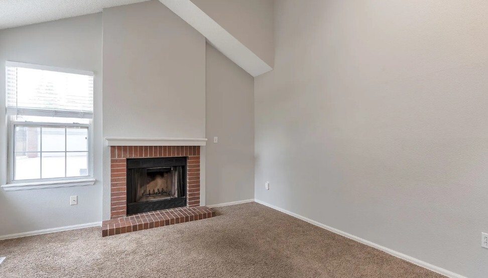 Building Photo - 1085 Cherry Blossom Ct