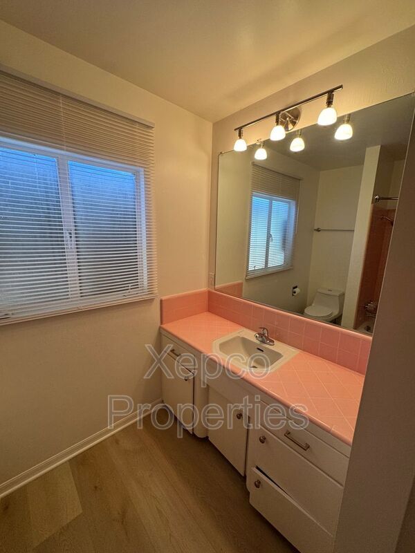 Building Photo - 432 Avenida Ortega
