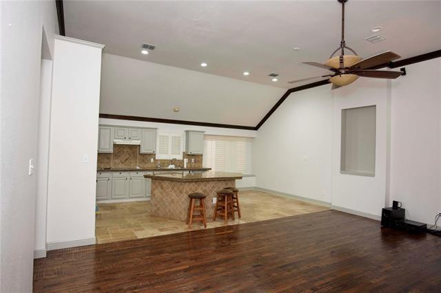 Building Photo - 1149 Valley Oaks Dr