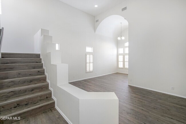 Building Photo - 6529 Jim De Groat Dr