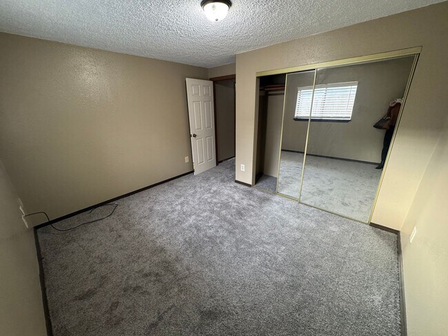 Building Photo - Spacious Covington Home with all New Appliances, Fresh Paint and Large Fenced Yard!