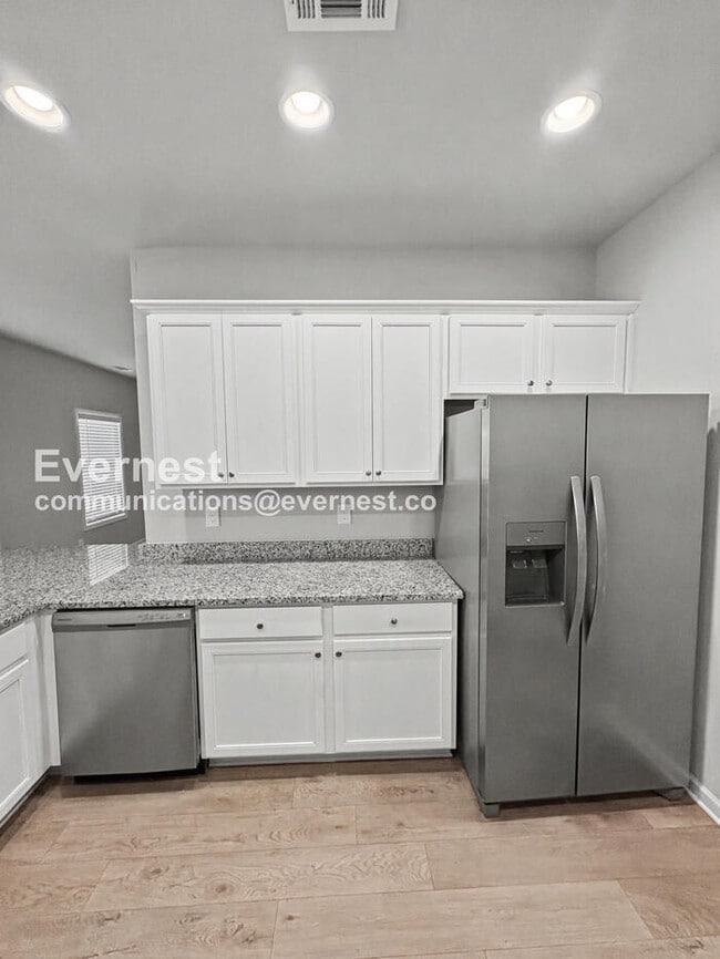 Building Photo - 320 Bertha Honey Stewart Dr