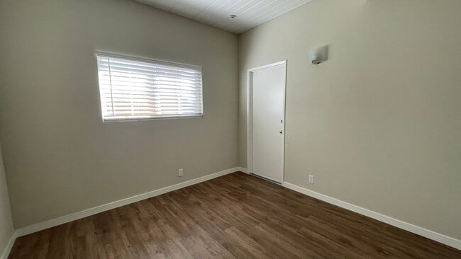 Building Photo - 1213 Otis Dr