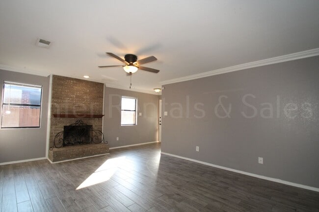 Building Photo - Spacious 4-Bedroom Home with Bonus Room, L...
