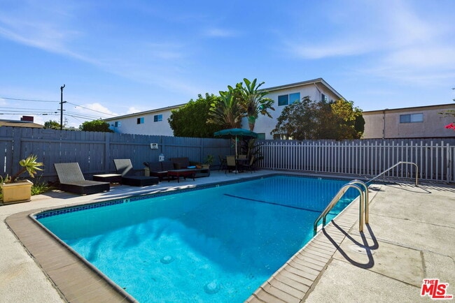 Building Photo - 2636 Kansas Ave