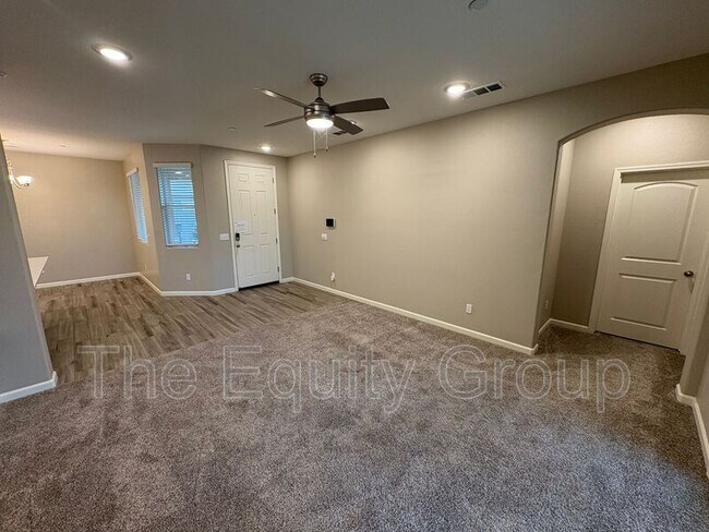 Building Photo - 4526 W Flagstaff Ave