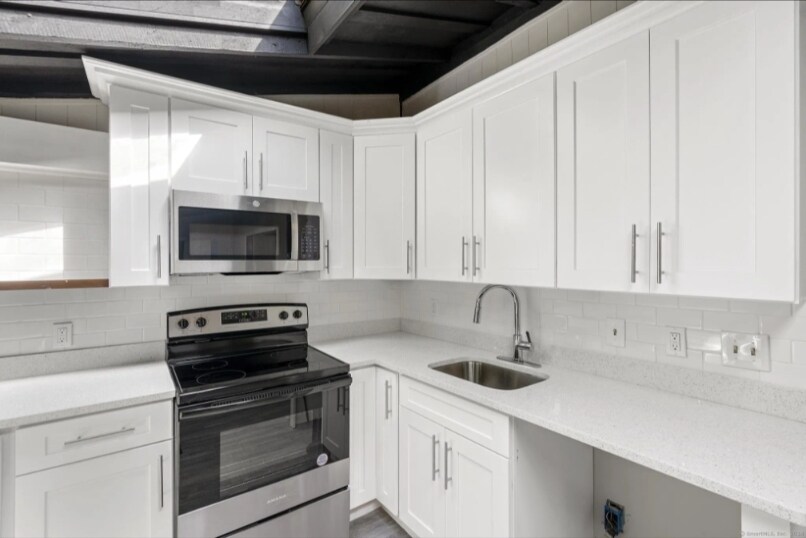 Kitchen (dishwasher not pictured) - 52 Grove St