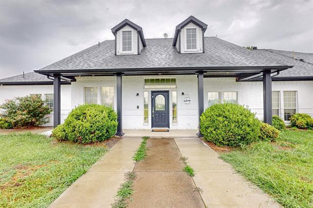 Building Photo - 4908 Glenwood Ln