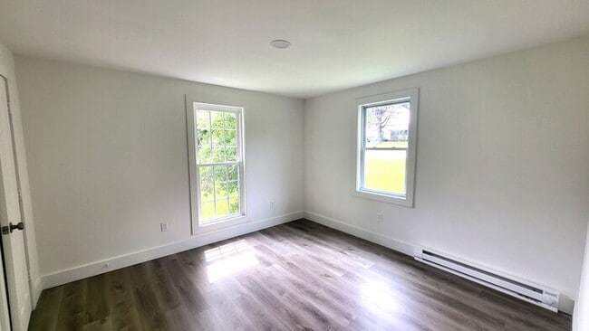 Building Photo - Remodeled Two Bedroom House in Lancaster S...