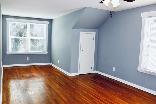 Building Photo - 1526 Childress Dr SW