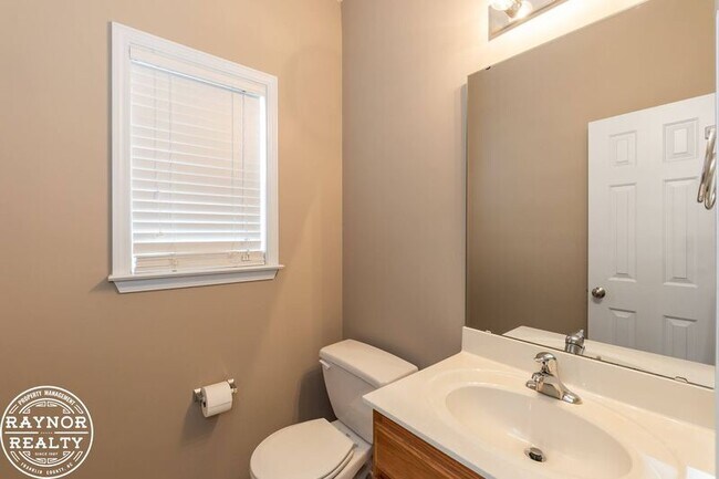 Building Photo - 335 Moonlight Dr