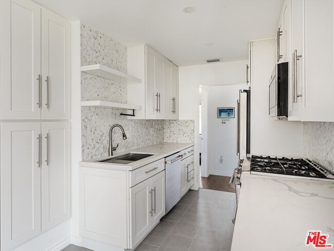 Building Photo - 7630 W 91st St