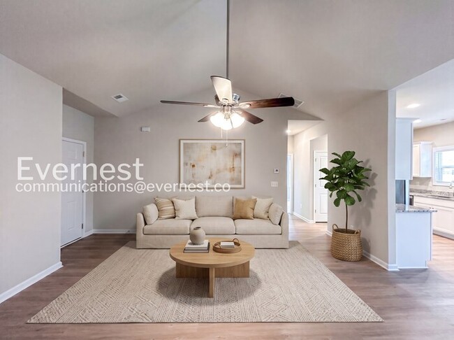 Building Photo - 4-Bed/2-Bath/Pet Friendly/Available Soon!