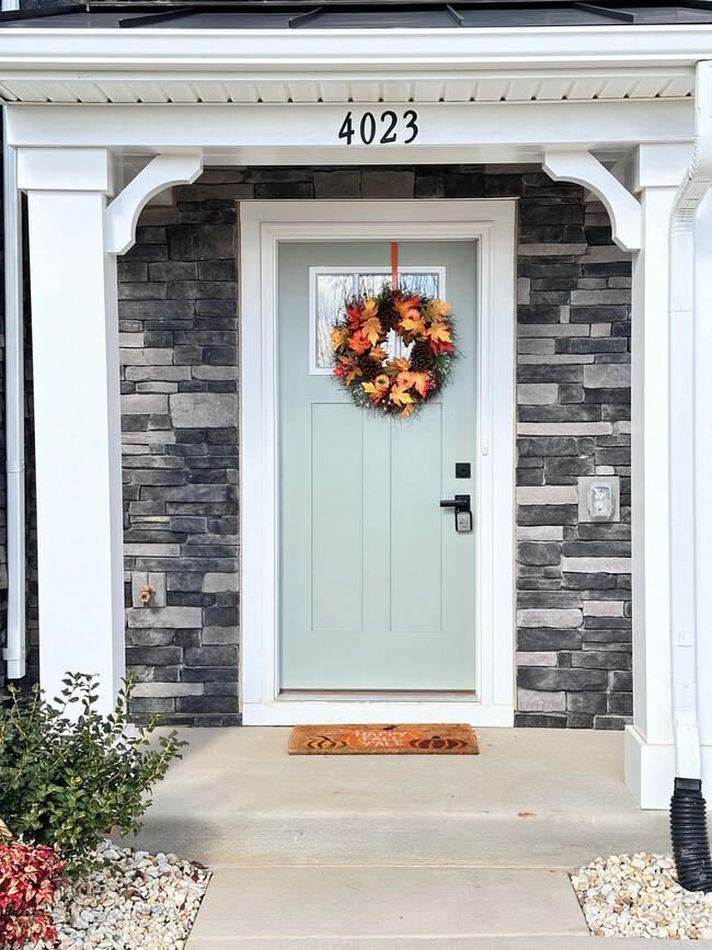 Building Photo - 4023 Purple Flora Bnd