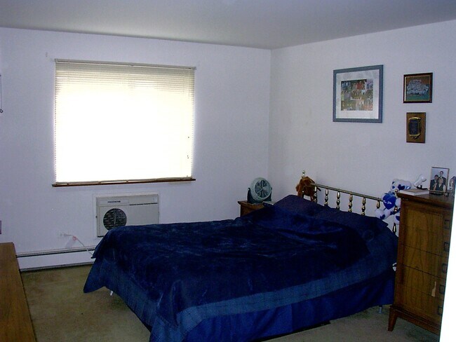 Building Photo - 1301 S Finley Rd