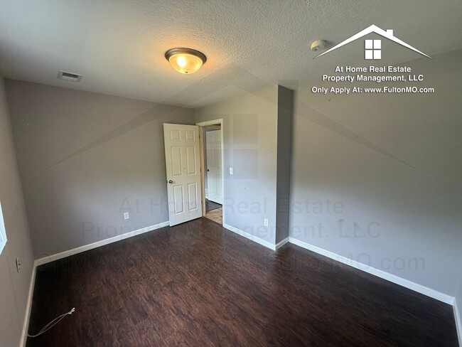 Building Photo - 537 Collier Ln
