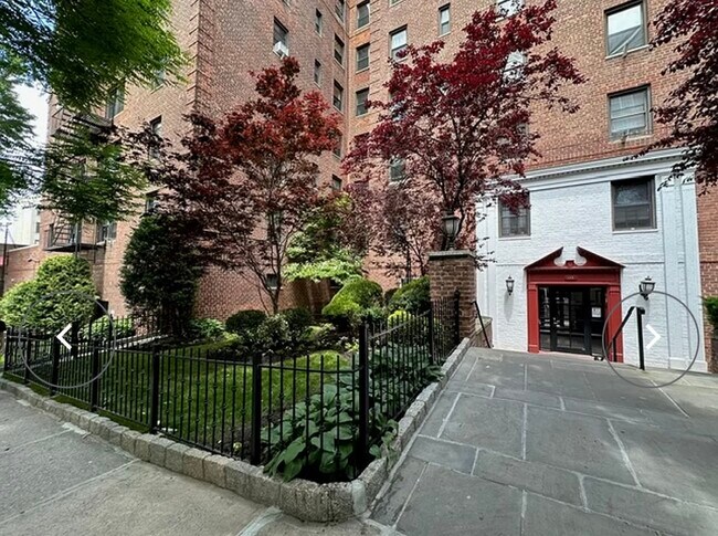 Building Photo - 145 72nd St