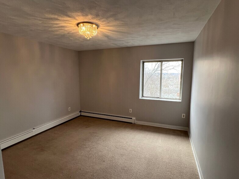 Building Photo - 234 Palfrey St