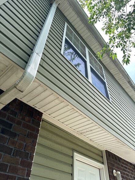 Building Photo - 1207 Holly Ave