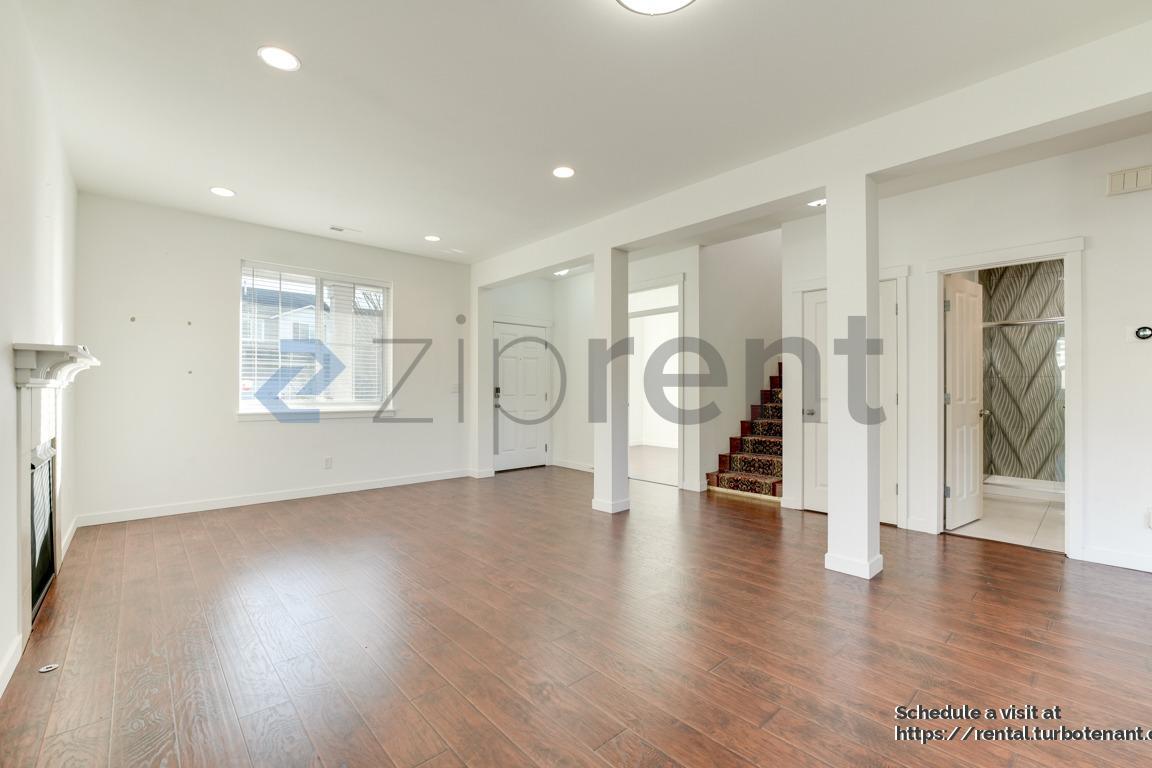 Building Photo - 1521 50th St NE