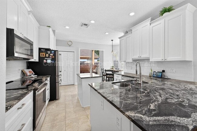 Building Photo - 1400 Holly Glen Run