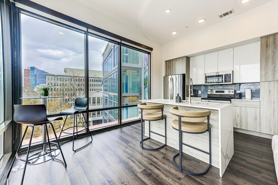 Building Photo - 1075 Peachtree Rd