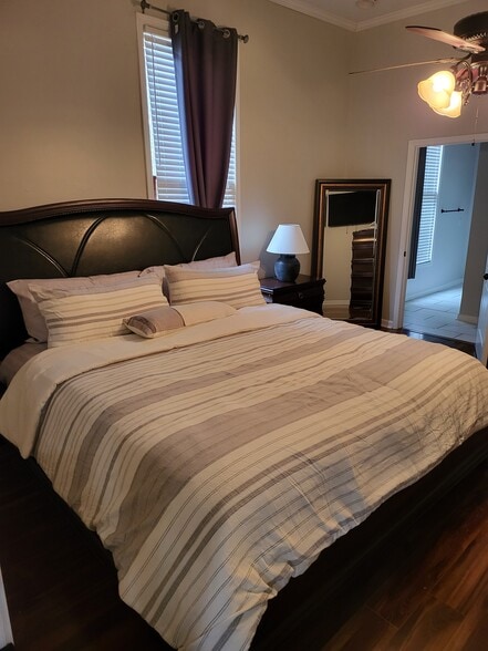 Building Photo - 33 Semple St