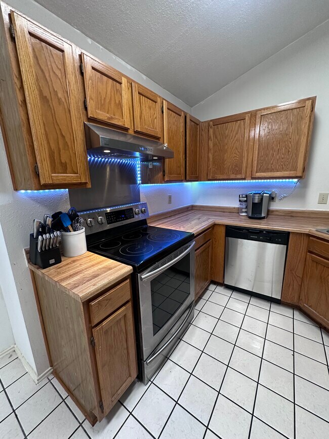 Building Photo - 7342 Sunscape Way