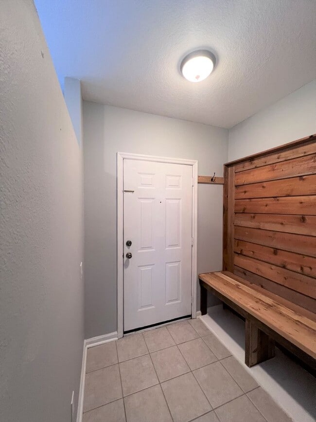 Building Photo - 2/2.5 in Chase Townhomes