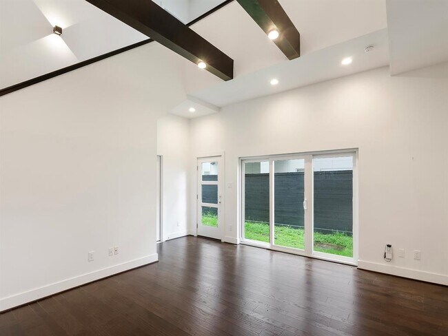 Building Photo - 7706 Jack Oak Ave