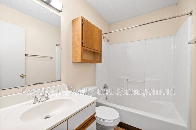 Building Photo - 0 306 Thompsonville Ln