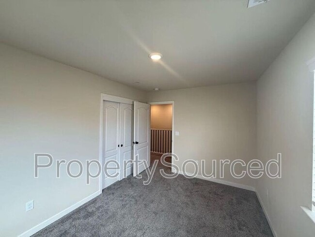 Building Photo - 936 W Alameda St