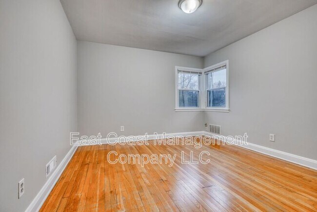 Building Photo - 9616 Mason Ave