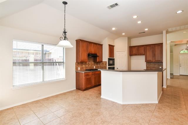 Building Photo - 2443 Falcon Point Dr
