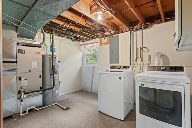 Building Photo - 1305 Jake Ln